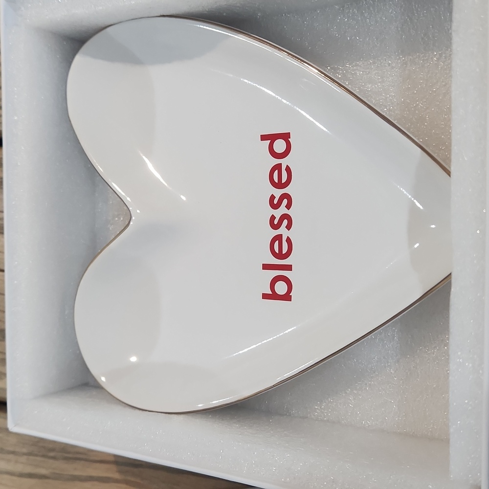 NWT peace love world ceramic trinket dishes in a beautiful boxed presentation.